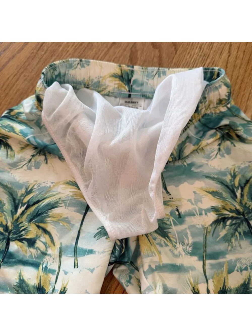 OLD NAVY GREEN TROPICAL PRINT 4T SWIM TRUNKS SHORTS